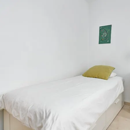 Penthouse By The דירה *
